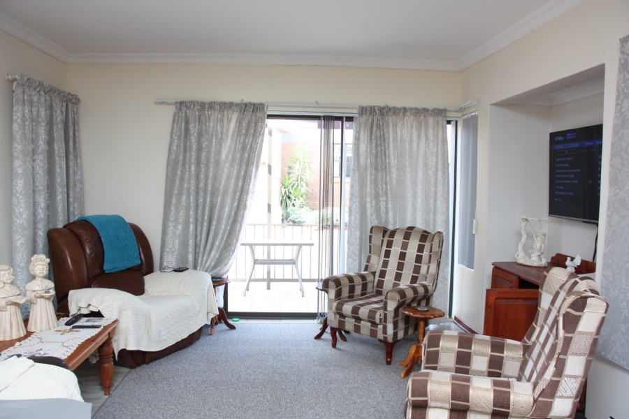 2 Bedroom Property for Sale in Langenhovenpark Free State